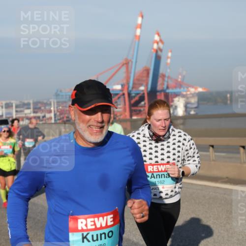 03.10.2025 - Köhlbrandbrückenlauf Yannick Fuchs http://msf.ph/oto/9177858 03.10.2025 08:49:15 Position 2 1162 meine-sportfotos.de