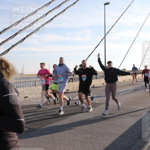 03.10.2025 - Köhlbrandbrückenlauf Yannick Fuchs http://msf.ph/oto/9177861 03.10.2025 08:29:56 Position 1 326 meine-sportfotos.de