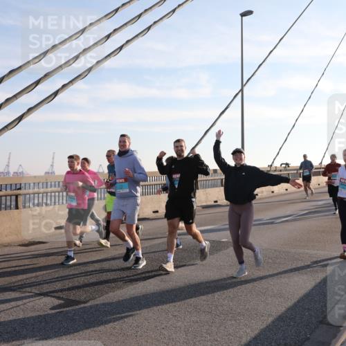 03.10.2025 - Köhlbrandbrückenlauf Yannick Fuchs http://msf.ph/oto/9177864 03.10.2025 08:29:57 Position 1  meine-sportfotos.de