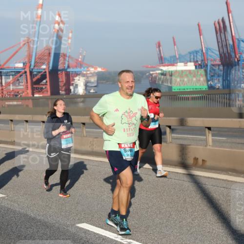 03.10.2025 - Köhlbrandbrückenlauf Yannick Fuchs http://msf.ph/oto/9177868 03.10.2025 08:49:17 Position 2 3779, 2016, 3416 meine-sportfotos.de