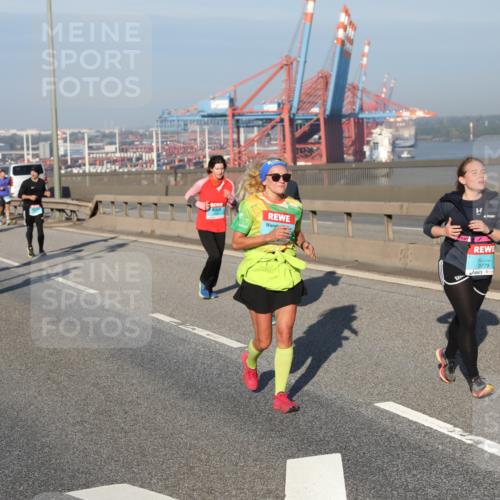 03.10.2025 - Köhlbrandbrückenlauf Yannick Fuchs http://msf.ph/oto/9177876 03.10.2025 08:49:17 Position 2 3779 meine-sportfotos.de