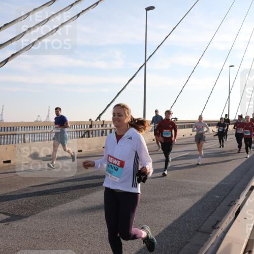 03.10.2025 - Köhlbrandbrückenlauf Yannick Fuchs http://msf.ph/oto/9177902 03.10.2025 08:29:58 Position 1 1387 meine-sportfotos.de