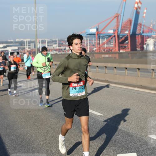 03.10.2025 - Köhlbrandbrückenlauf Yannick Fuchs http://msf.ph/oto/9177909 03.10.2025 08:49:21 Position 2 1738 meine-sportfotos.de