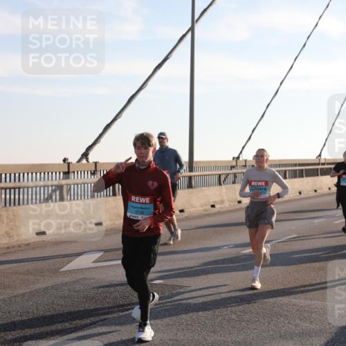 03.10.2025 - Köhlbrandbrückenlauf Yannick Fuchs http://msf.ph/oto/9177913 03.10.2025 08:29:59 Position 1 3738 meine-sportfotos.de
