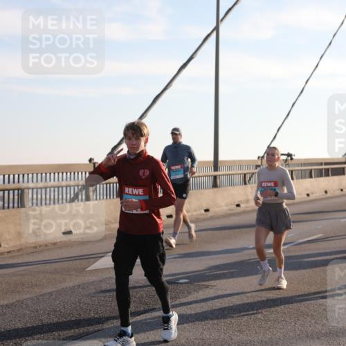 03.10.2025 - Köhlbrandbrückenlauf Yannick Fuchs http://msf.ph/oto/9177916 03.10.2025 08:29:59 Position 1  meine-sportfotos.de