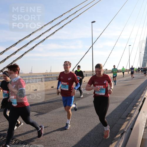 03.10.2025 - Köhlbrandbrückenlauf Yannick Fuchs http://msf.ph/oto/9177981 03.10.2025 08:30:03 Position 1 1901, 1818 meine-sportfotos.de