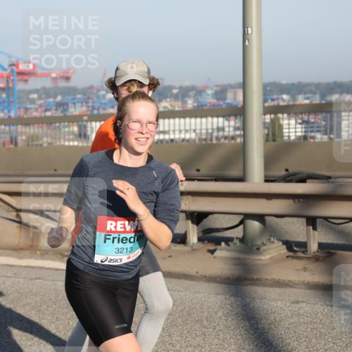 03.10.2025 - Köhlbrandbrückenlauf Yannick Fuchs http://msf.ph/oto/9177986 03.10.2025 08:49:29 Position 2 3213, 18 meine-sportfotos.de