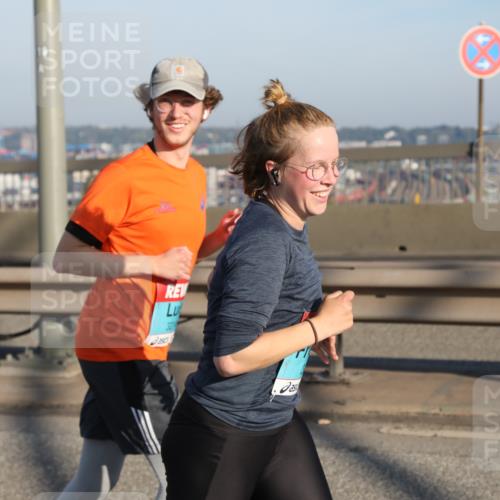 03.10.2025 - Köhlbrandbrückenlauf Yannick Fuchs http://msf.ph/oto/9177993 03.10.2025 08:49:29 Position 2 328 meine-sportfotos.de
