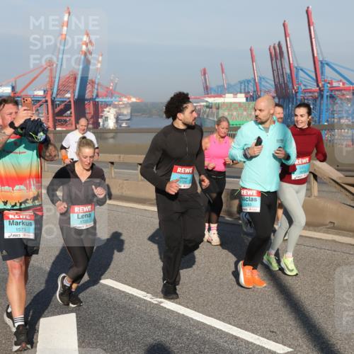 03.10.2025 - Köhlbrandbrückenlauf Yannick Fuchs http://msf.ph/oto/9178009 03.10.2025 08:49:30 Position 2 1573, 1720, 3816, 3725, 1283 meine-sportfotos.de