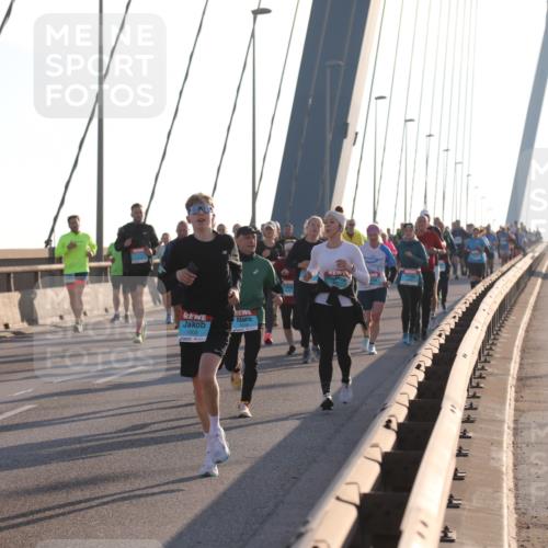 03.10.2025 - Köhlbrandbrückenlauf Yannick Fuchs http://msf.ph/oto/9178013 03.10.2025 08:30:06 Position 1 1933 meine-sportfotos.de