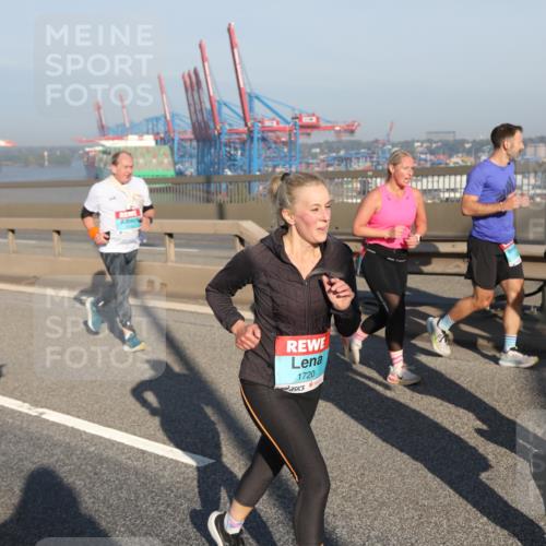 03.10.2025 - Köhlbrandbrückenlauf Yannick Fuchs http://msf.ph/oto/9178029 03.10.2025 08:49:32 Position 2 1573, 1720, 18, 3725 meine-sportfotos.de