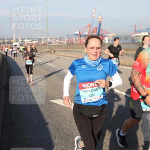 03.10.2025 - Köhlbrandbrückenlauf Yannick Fuchs http://msf.ph/oto/9178047 03.10.2025 08:49:33 Position 2 2207, 20 meine-sportfotos.de