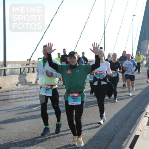 03.10.2025 - Köhlbrandbrückenlauf Yannick Fuchs http://msf.ph/oto/9178048 03.10.2025 08:30:10 Position 1 1367, 3238 meine-sportfotos.de