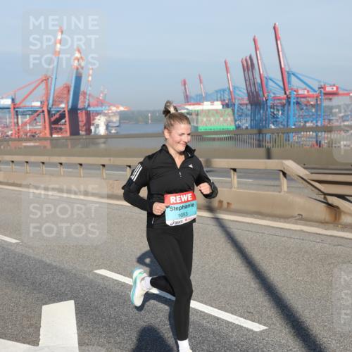 03.10.2025 - Köhlbrandbrückenlauf Yannick Fuchs http://msf.ph/oto/9178092 03.10.2025 08:49:38 Position 2 1693 meine-sportfotos.de