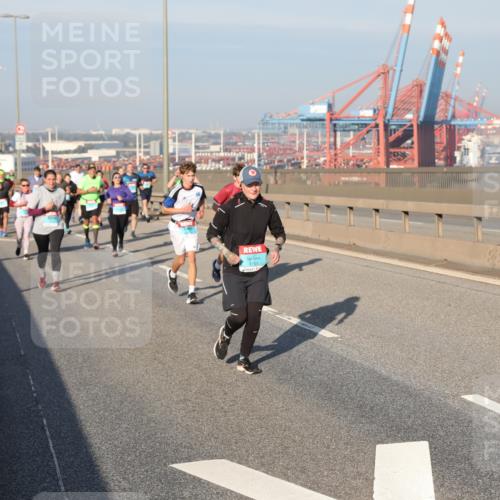 03.10.2025 - Köhlbrandbrückenlauf Yannick Fuchs http://msf.ph/oto/9178104 03.10.2025 08:49:39 Position 2 3761 meine-sportfotos.de