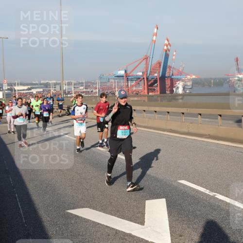 03.10.2025 - Köhlbrandbrückenlauf Yannick Fuchs http://msf.ph/oto/9178113 03.10.2025 08:49:40 Position 2 3761 meine-sportfotos.de