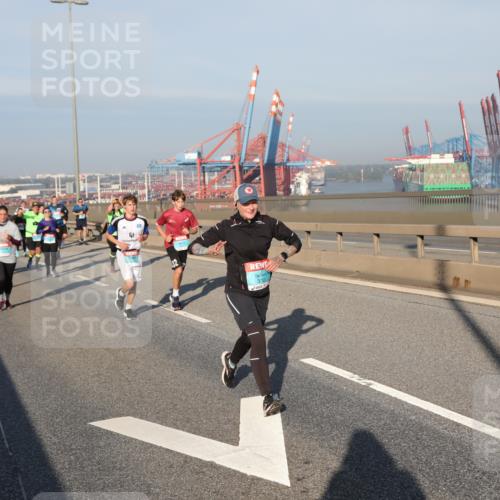 03.10.2025 - Köhlbrandbrückenlauf Yannick Fuchs http://msf.ph/oto/9178120 03.10.2025 08:49:40 Position 2  meine-sportfotos.de