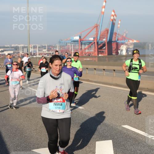 03.10.2025 - Köhlbrandbrückenlauf Yannick Fuchs http://msf.ph/oto/9178173 03.10.2025 08:49:44 Position 2 1115, 1719 meine-sportfotos.de