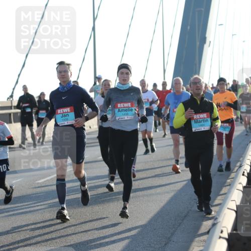 03.10.2025 - Köhlbrandbrückenlauf Yannick Fuchs http://msf.ph/oto/9178174 03.10.2025 08:30:25 Position 1 2074, 10, 1439, 1438, 1464 meine-sportfotos.de