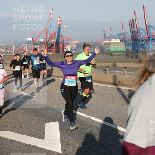 03.10.2025 - Köhlbrandbrückenlauf Yannick Fuchs http://msf.ph/oto/9178194 03.10.2025 08:49:45 Position 2 3726 meine-sportfotos.de
