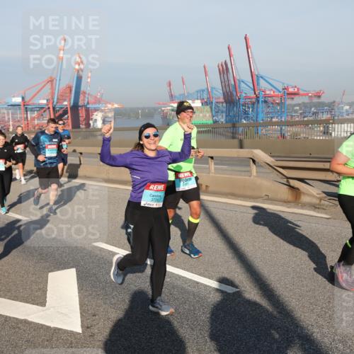 03.10.2025 - Köhlbrandbrückenlauf Yannick Fuchs http://msf.ph/oto/9178203 03.10.2025 08:49:46 Position 2 1659, 3726, 2089 meine-sportfotos.de