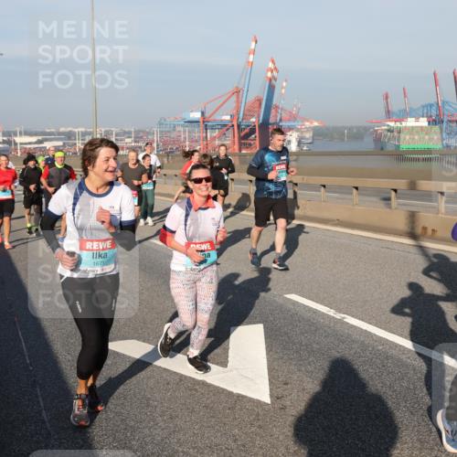 03.10.2025 - Köhlbrandbrückenlauf Yannick Fuchs http://msf.ph/oto/9178212 03.10.2025 08:49:46 Position 2 1671, 3726 meine-sportfotos.de