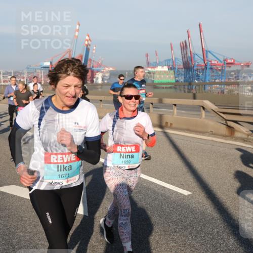03.10.2025 - Köhlbrandbrückenlauf Yannick Fuchs http://msf.ph/oto/9178226 03.10.2025 08:49:47 Position 2 1671, 1659 meine-sportfotos.de