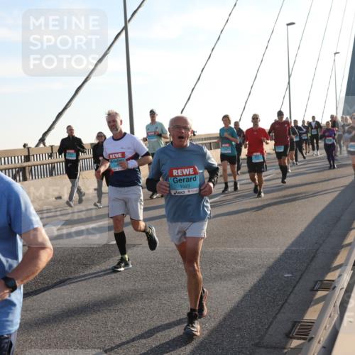 03.10.2025 - Köhlbrandbrückenlauf Yannick Fuchs http://msf.ph/oto/9178235 03.10.2025 08:30:31 Position 1 1325, 1523 meine-sportfotos.de