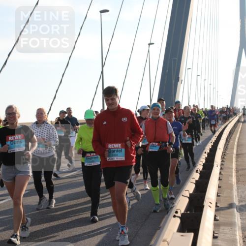 03.10.2025 - Köhlbrandbrückenlauf Yannick Fuchs http://msf.ph/oto/9178291 03.10.2025 08:30:37 Position 1 1513, 1164, 1456 meine-sportfotos.de