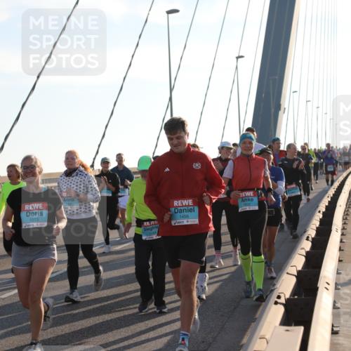 03.10.2025 - Köhlbrandbrückenlauf Yannick Fuchs http://msf.ph/oto/9178294 03.10.2025 08:30:37 Position 1 1513, 1162, 1456, 1164 meine-sportfotos.de