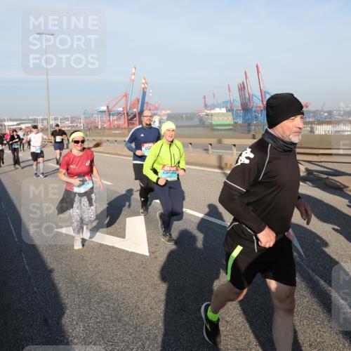03.10.2025 - Köhlbrandbrückenlauf Yannick Fuchs http://msf.ph/oto/9178300 03.10.2025 08:49:52 Position 2  meine-sportfotos.de