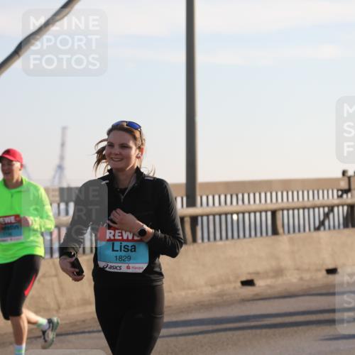 03.10.2025 - Köhlbrandbrückenlauf Yannick Fuchs http://msf.ph/oto/9178357 03.10.2025 08:31:06 Position 1 1829, 1796 meine-sportfotos.de