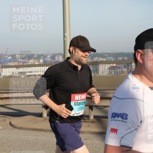 03.10.2025 - Köhlbrandbrückenlauf Yannick Fuchs http://msf.ph/oto/9178363 03.10.2025 08:49:57 Position 2 2785 meine-sportfotos.de