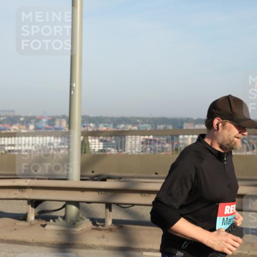 03.10.2025 - Köhlbrandbrückenlauf Yannick Fuchs http://msf.ph/oto/9178368 03.10.2025 08:49:58 Position 2  meine-sportfotos.de