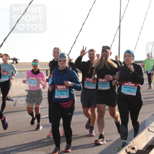 03.10.2025 - Köhlbrandbrückenlauf Yannick Fuchs http://msf.ph/oto/9178379 03.10.2025 08:31:08 Position 1 2957, 3827, 2079, 1391, 1419, 1538 meine-sportfotos.de