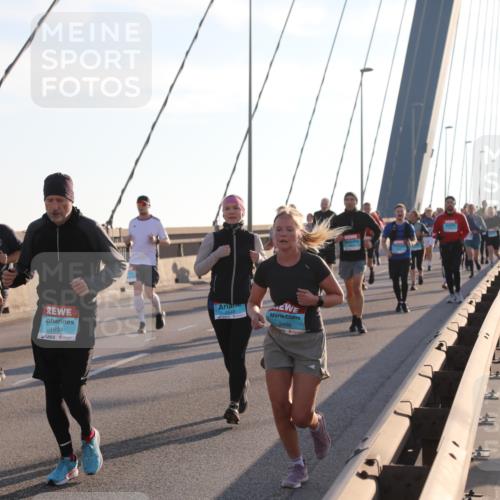 03.10.2025 - Köhlbrandbrückenlauf Yannick Fuchs http://msf.ph/oto/9178439 03.10.2025 08:31:14 Position 1 3528, 1634, 2499 meine-sportfotos.de
