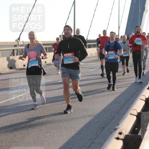 03.10.2025 - Köhlbrandbrückenlauf Yannick Fuchs http://msf.ph/oto/9178454 03.10.2025 08:31:16 Position 1 1907, 1905, 2812 meine-sportfotos.de