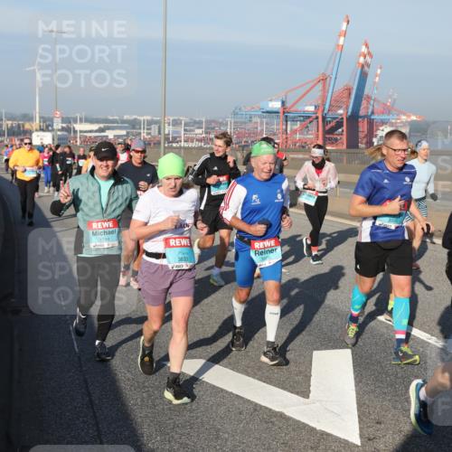 03.10.2025 - Köhlbrandbrückenlauf Yannick Fuchs http://msf.ph/oto/9178462 03.10.2025 08:50:10 Position 2 1794, 3833, 3505 meine-sportfotos.de
