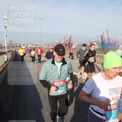 03.10.2025 - Köhlbrandbrückenlauf Yannick Fuchs http://msf.ph/oto/9178481 03.10.2025 08:50:12 Position 2 1794, 3833, 3505 meine-sportfotos.de
