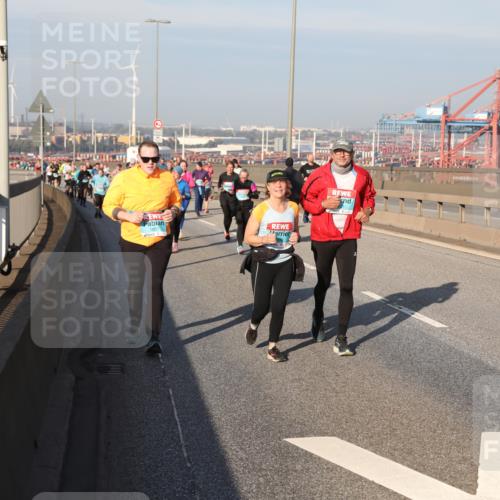 03.10.2025 - Köhlbrandbrückenlauf Yannick Fuchs http://msf.ph/oto/9178497 03.10.2025 08:50:13 Position 2  meine-sportfotos.de
