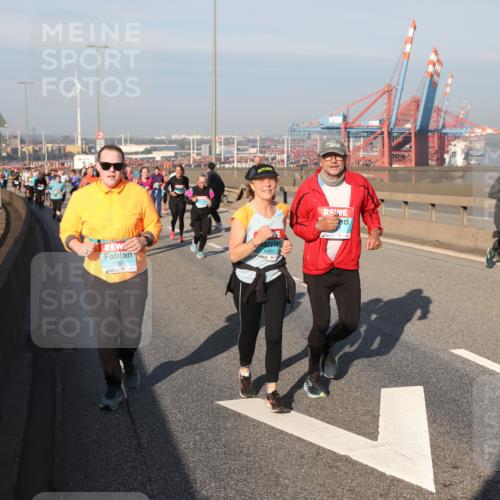 03.10.2025 - Köhlbrandbrückenlauf Yannick Fuchs http://msf.ph/oto/9178510 03.10.2025 08:50:15 Position 2 1667, 1650 meine-sportfotos.de