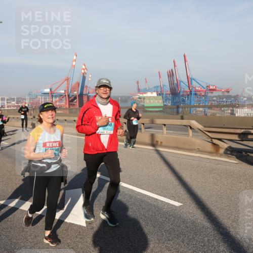 03.10.2025 - Köhlbrandbrückenlauf Yannick Fuchs http://msf.ph/oto/9178519 03.10.2025 08:50:15 Position 2 1667, 1651 meine-sportfotos.de