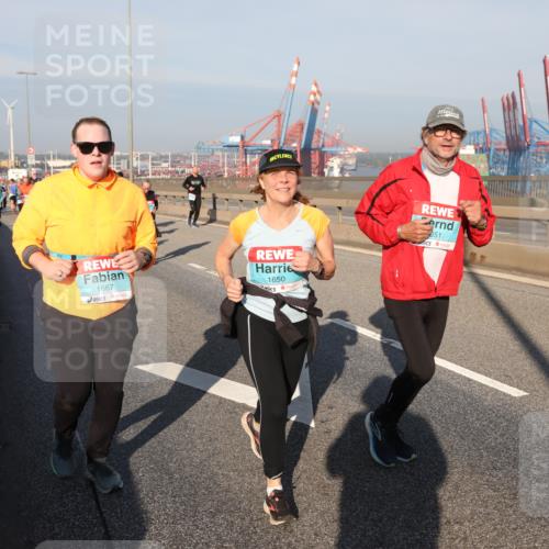 03.10.2025 - Köhlbrandbrückenlauf Yannick Fuchs http://msf.ph/oto/9178524 03.10.2025 08:50:16 Position 2 1667, 1650, 651 meine-sportfotos.de