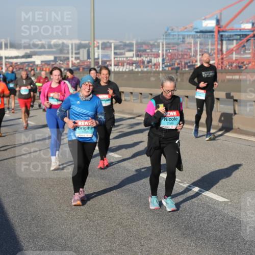 03.10.2025 - Köhlbrandbrückenlauf Yannick Fuchs http://msf.ph/oto/9178530 03.10.2025 08:50:17 Position 2 1609, 2789 meine-sportfotos.de
