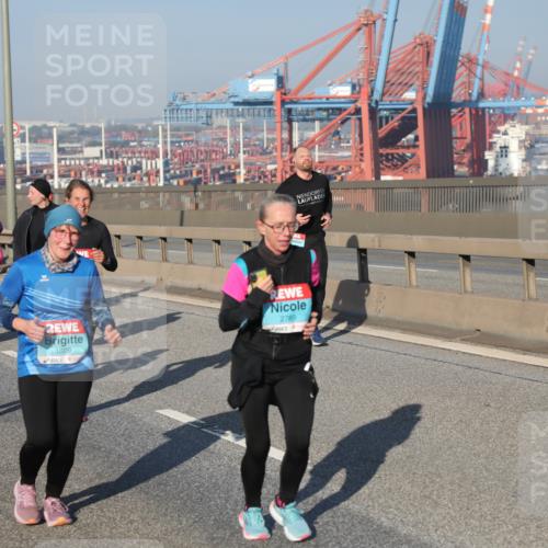03.10.2025 - Köhlbrandbrückenlauf Yannick Fuchs http://msf.ph/oto/9178538 03.10.2025 08:50:18 Position 2 1461, 1609, 2789 meine-sportfotos.de