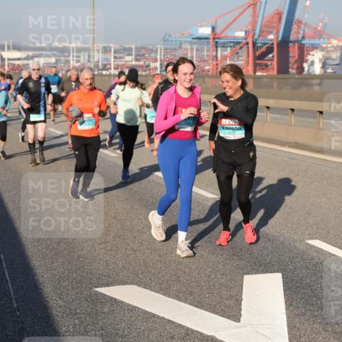 03.10.2025 - Köhlbrandbrückenlauf Yannick Fuchs http://msf.ph/oto/9178557 03.10.2025 08:50:21 Position 2 1049 meine-sportfotos.de