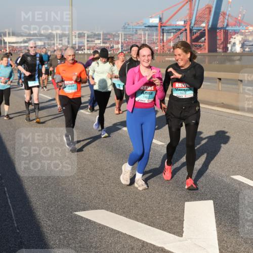 03.10.2025 - Köhlbrandbrückenlauf Yannick Fuchs http://msf.ph/oto/9178559 03.10.2025 08:50:21 Position 2 1467, 1049 meine-sportfotos.de