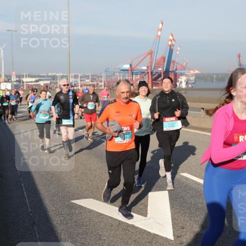 03.10.2025 - Köhlbrandbrückenlauf Yannick Fuchs http://msf.ph/oto/9178583 03.10.2025 08:50:23 Position 2 3758 meine-sportfotos.de