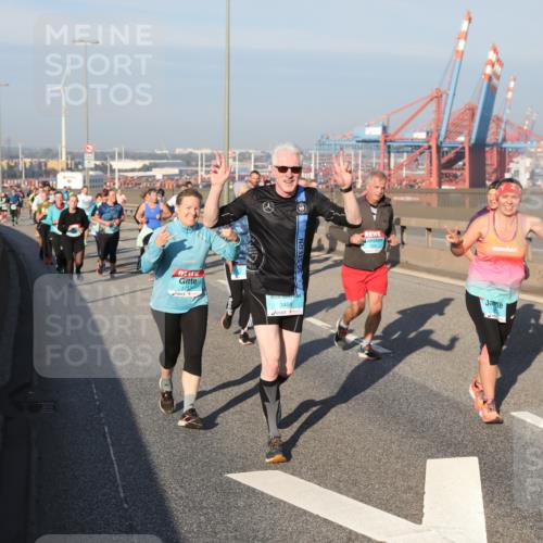 03.10.2025 - Köhlbrandbrückenlauf Yannick Fuchs http://msf.ph/oto/9178593 03.10.2025 08:50:24 Position 2 1732, 3468 meine-sportfotos.de