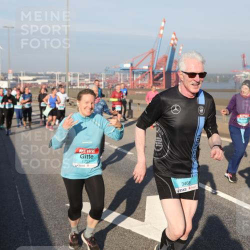 03.10.2025 - Köhlbrandbrückenlauf Yannick Fuchs http://msf.ph/oto/9178606 03.10.2025 08:50:25 Position 2 1737, 3468 meine-sportfotos.de